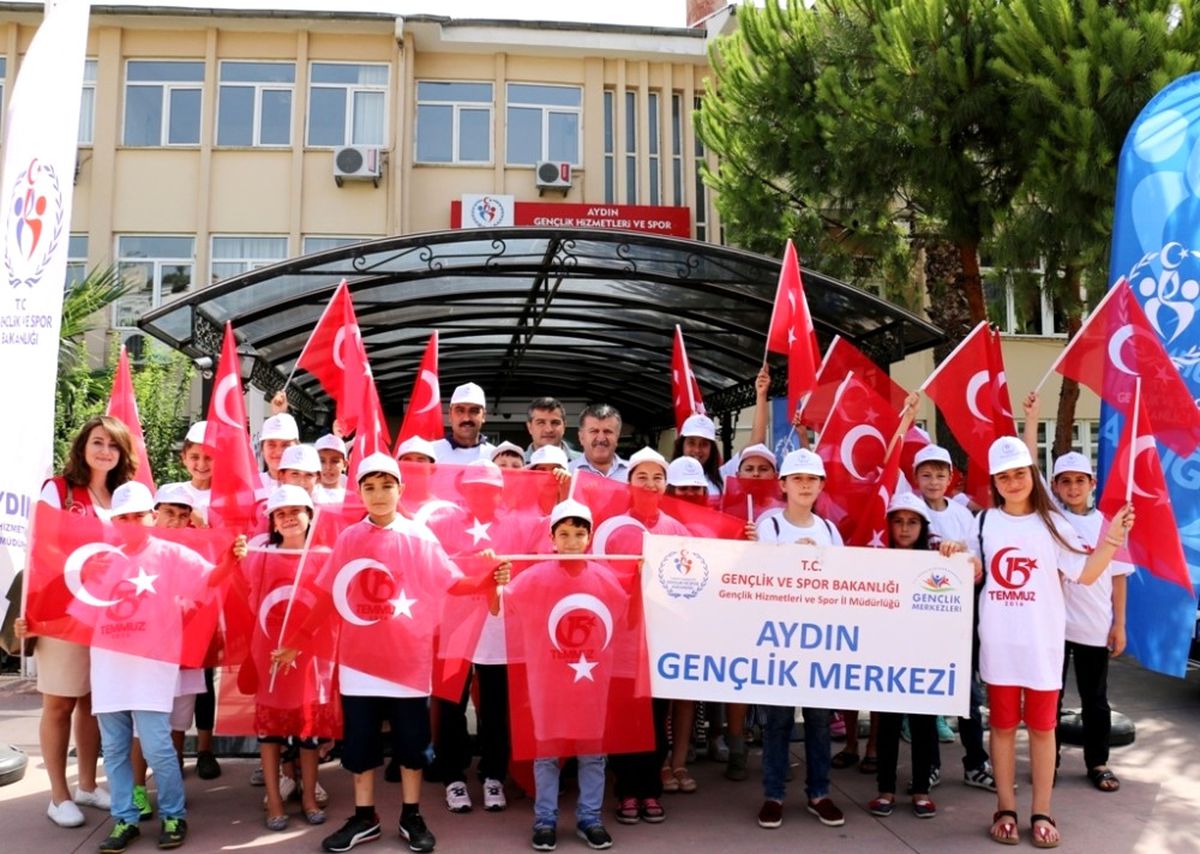 Aydın Gençlik Merkezi Gönüllere Dokundu