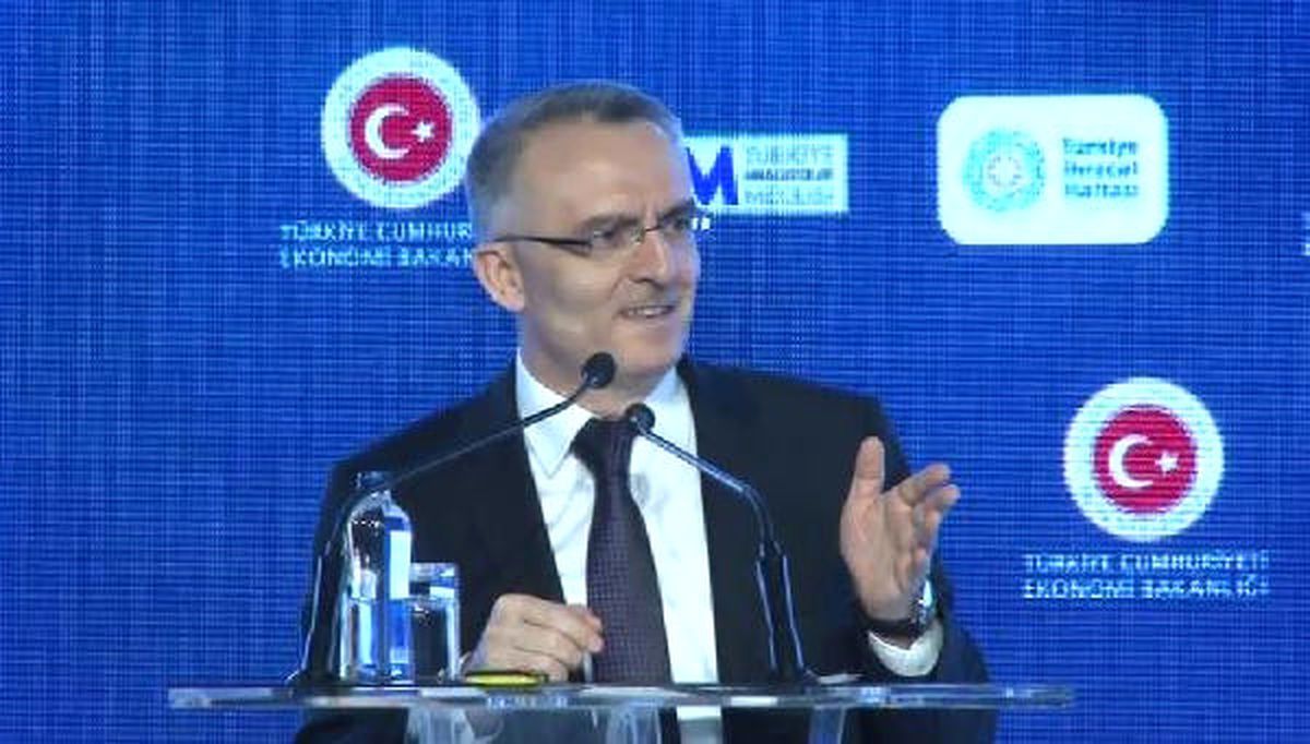 Bakan Ağbal\'ın \'Slayt\' Tepkisi