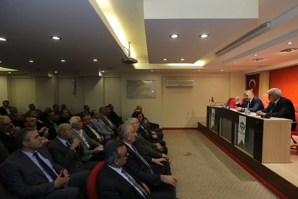 Başkan Çelik, Esnaf Sanatkarlar Odaları Birliği\'nde Esnaf Sohbetleri\'ne Katıldı