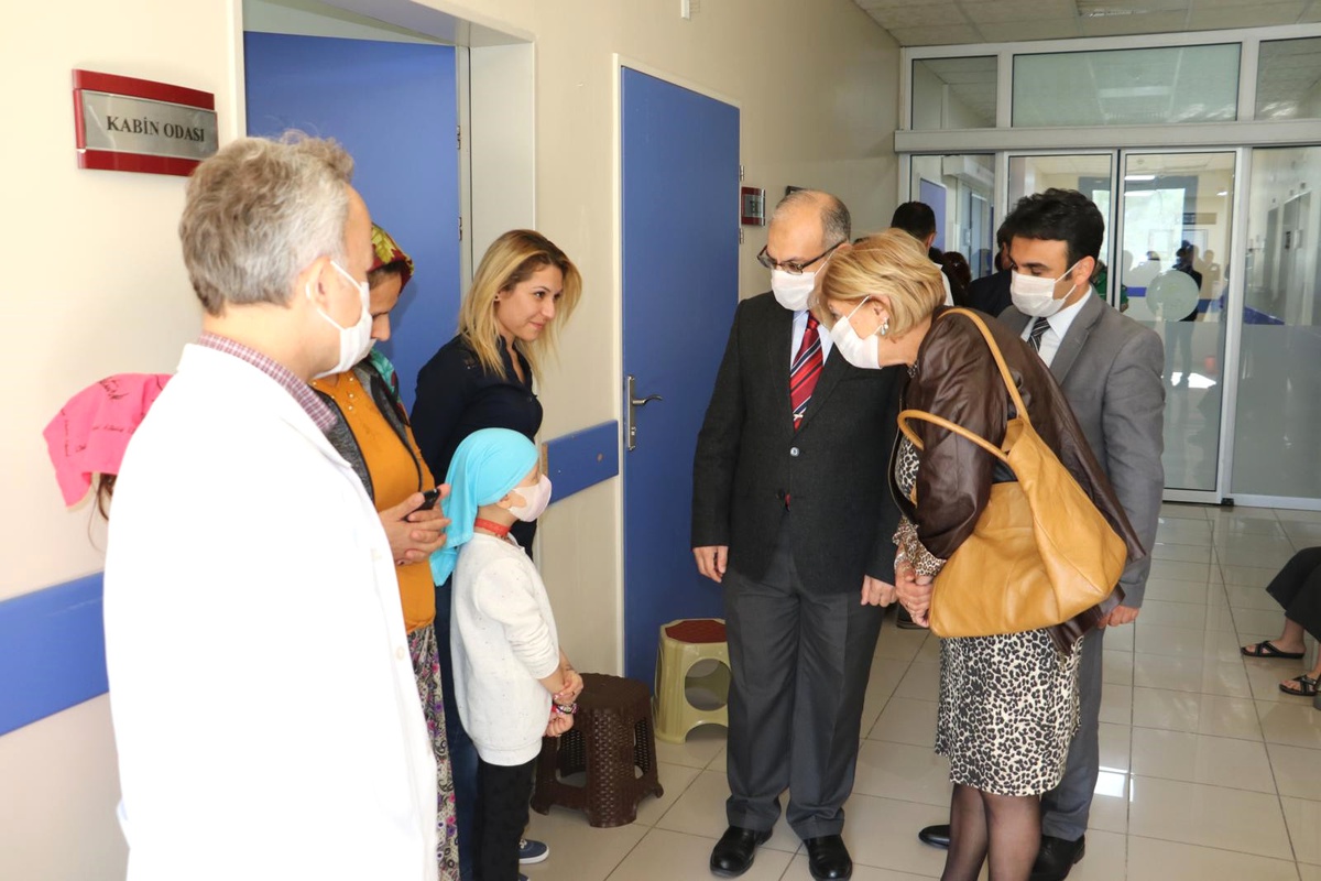 Büyükşehir\'den Lösemili Çocuklara Ziyaret