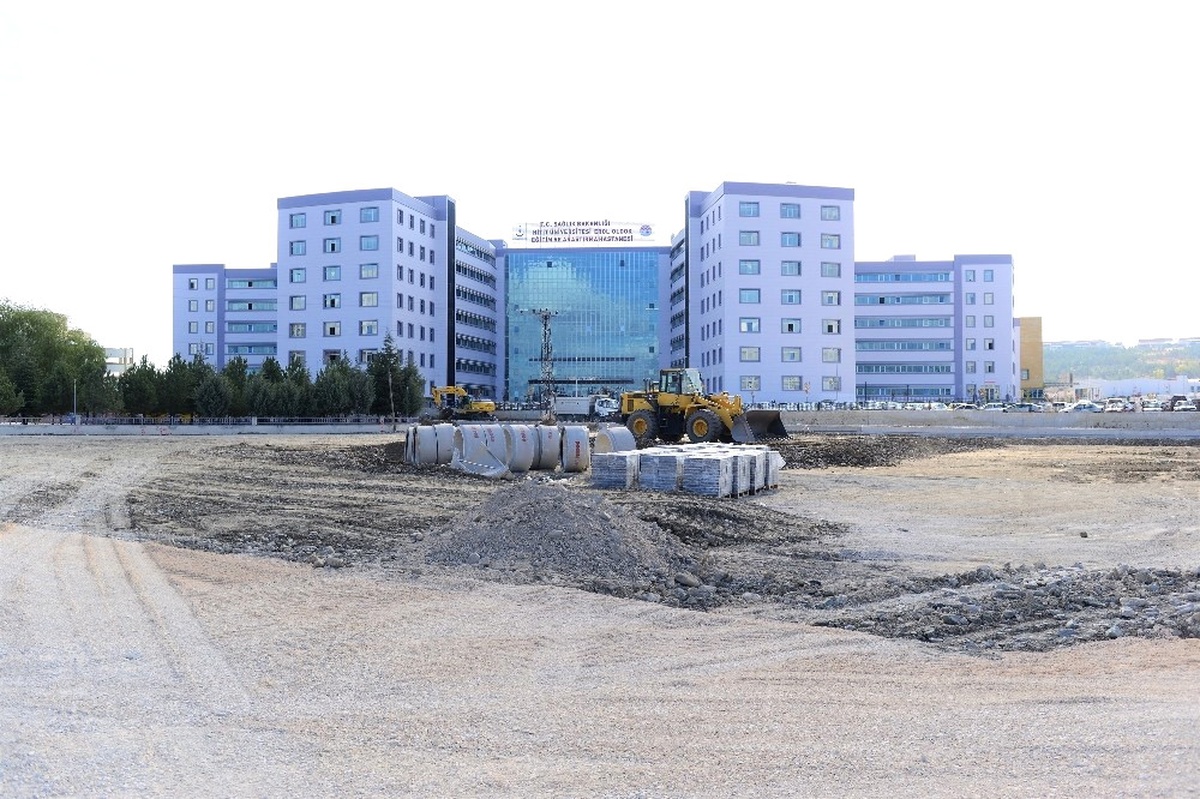 Çorum Belediyesi, Yeni Hastane Etrafına Yeni Yollar ve Otoparklar Yapıyor