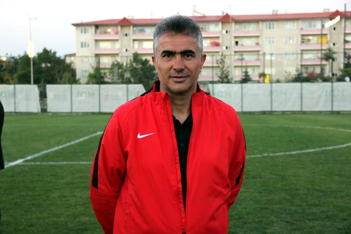 Elazığspor Yönetimi, Teknik Direktör Altıparmak\'ın Görevine Son Verdi