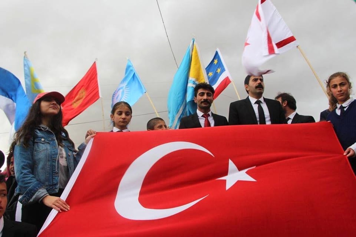 Erzurum\'dan Erzincan\'a Türk Dünyası Köprüsü