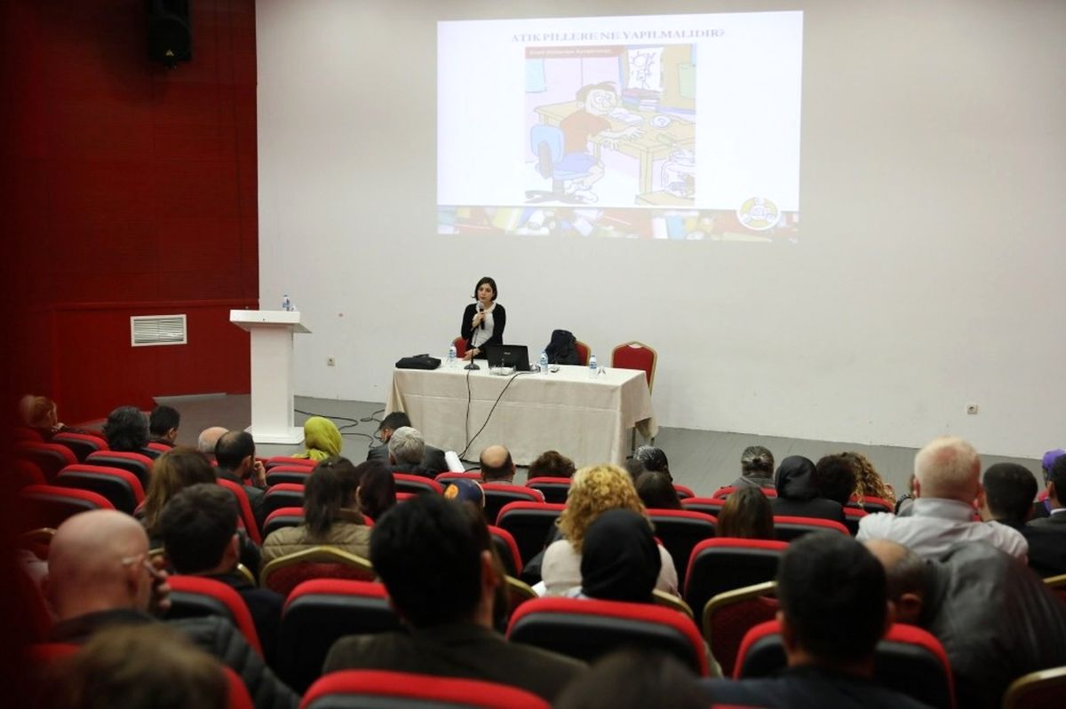 Fatsa\'da Atık Piller Evsel Atık Konferansı