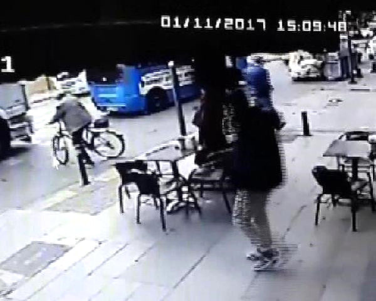 Hafriyat Kamyonu Bisikletliyi Ezdi