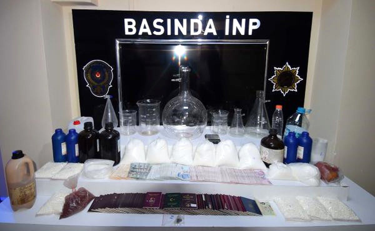İstanbul\'da Uyuşturucu Operasyonu: 76 Gözaltı