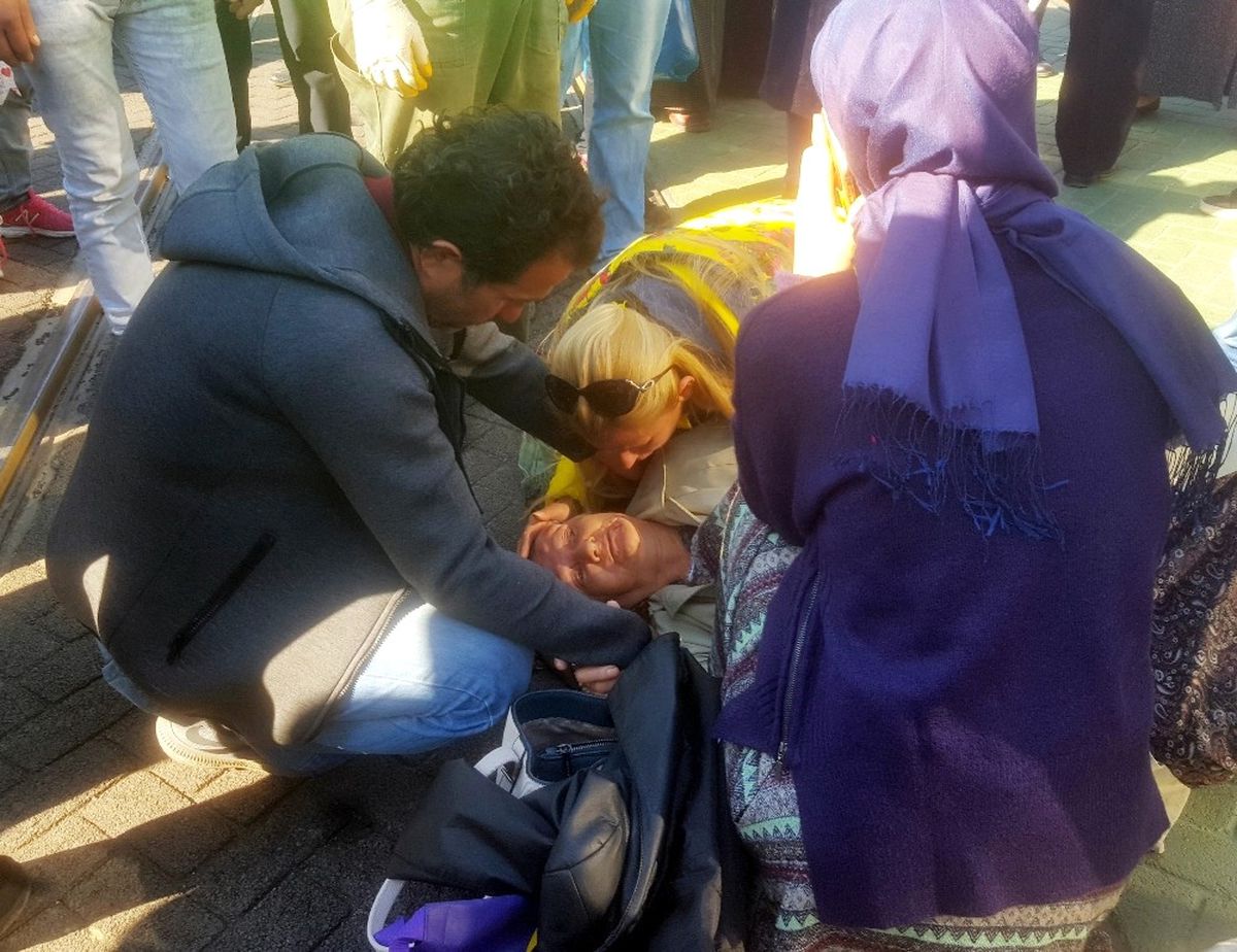 Kocaeli\'de Yaşlı Kadına Tramvay Çarptı
