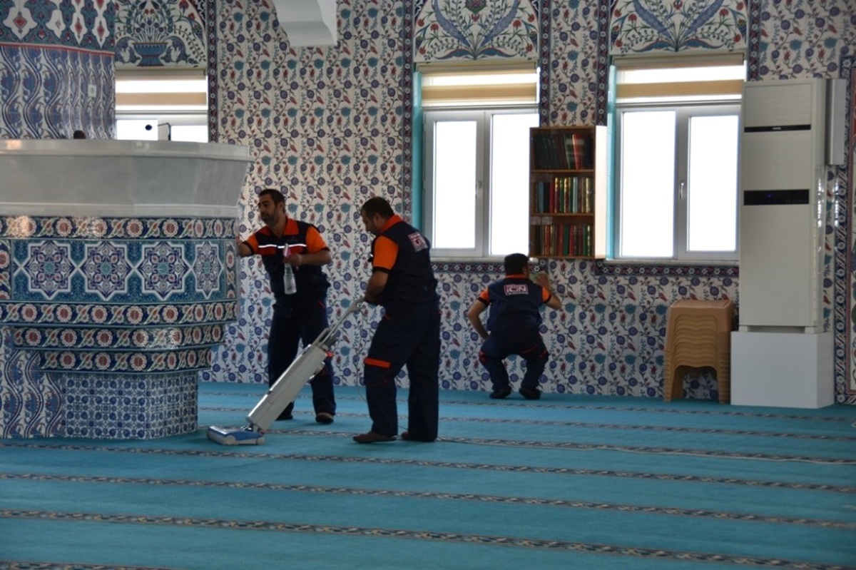 Kocasinan\'ın Cami Temizleme Hizmetine Vatandaştan Tam Not