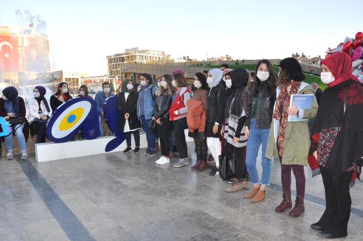 Lösemiye Dikkat Çekmek İçin Maskeli Etkinlik