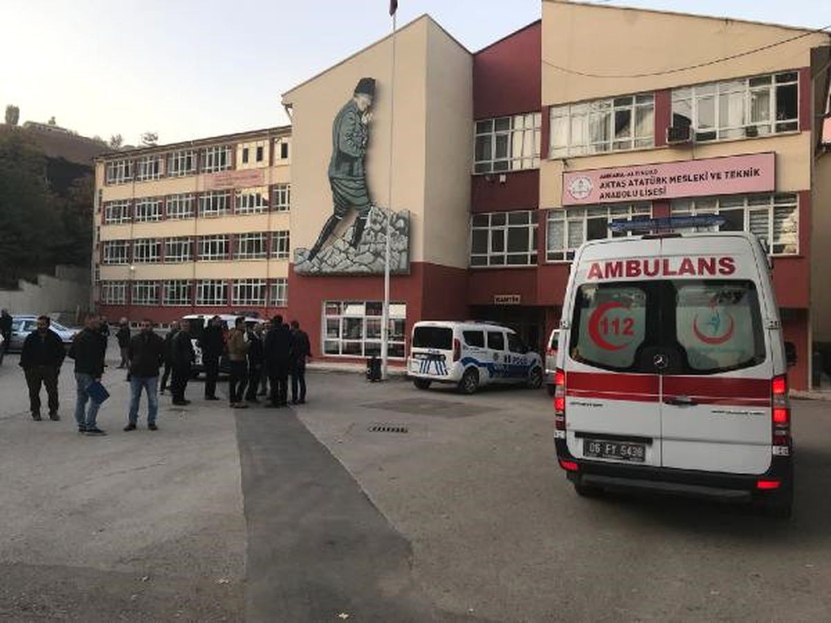 Öğrencilerin Okula Getirdiği Civa Döküldü : 1 Öğretmen ve 23 Öğrenci Hastaneye Kaldırıldı (1)