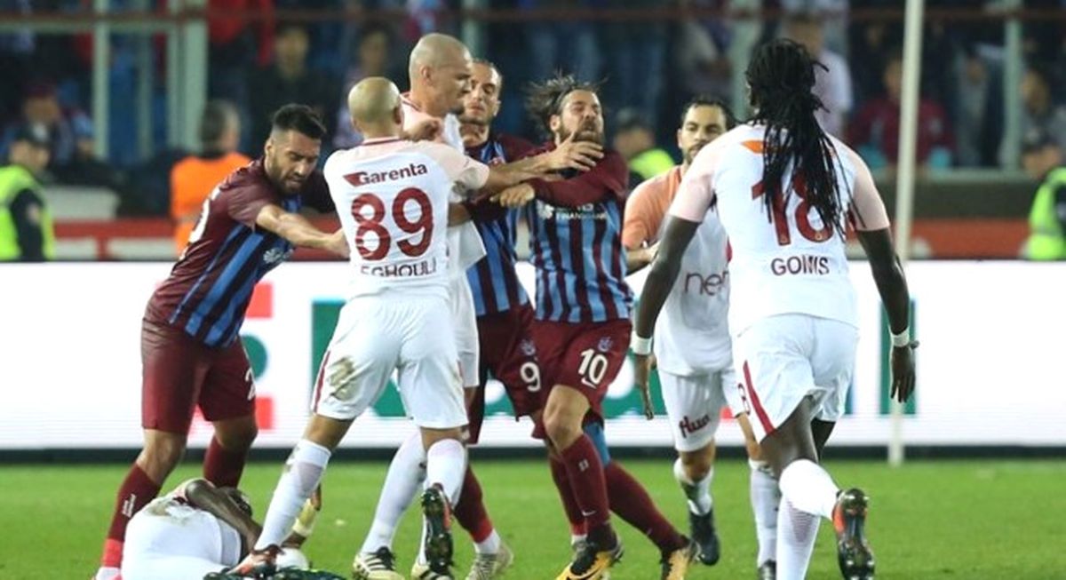 Olcay ve Feghouli\'ye 3\'er Maç Ceza