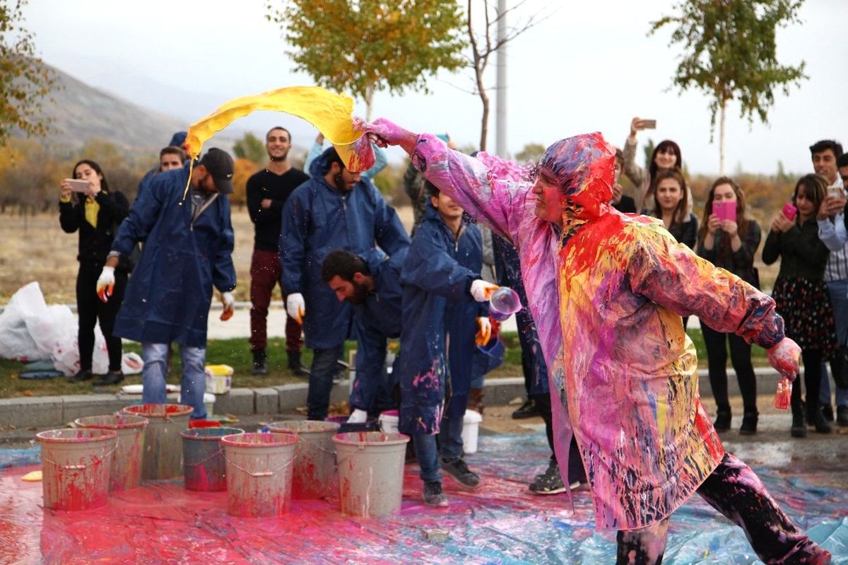 Profesörden Sıra Dışı Sanat