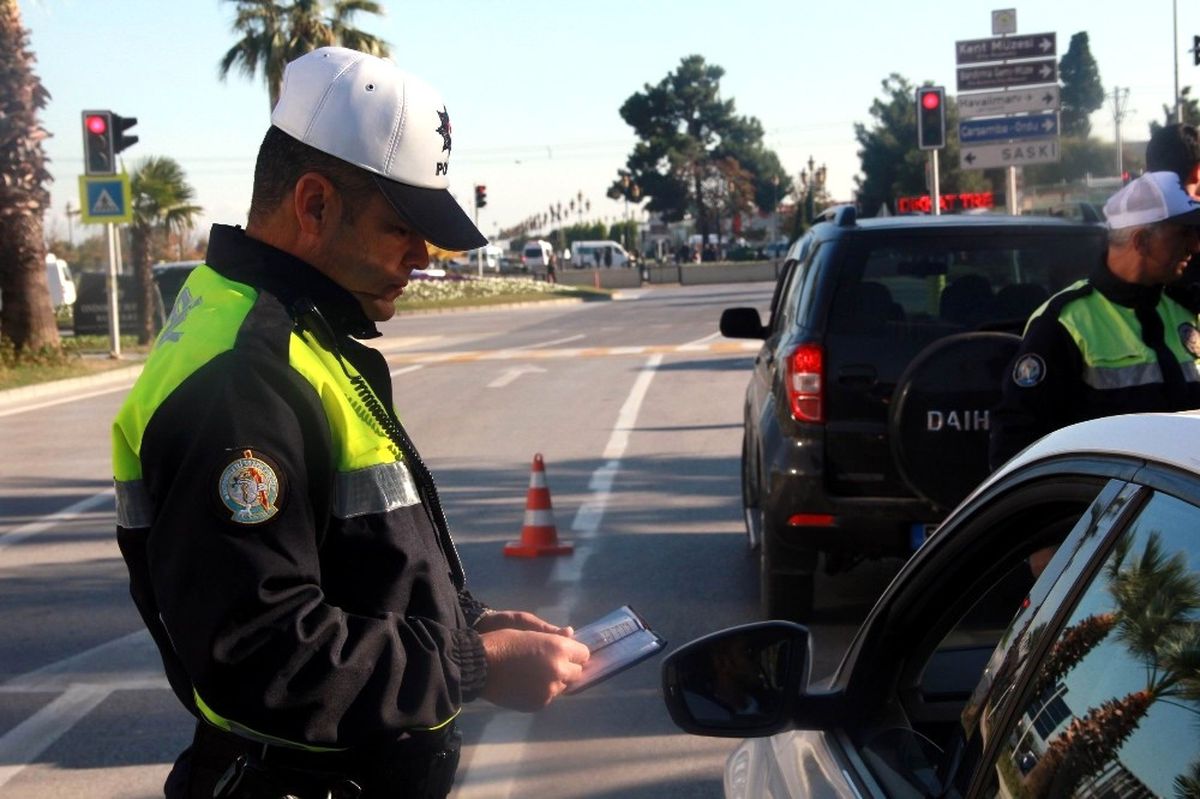 Samsun Polisinden Cam Filmi Denetimi