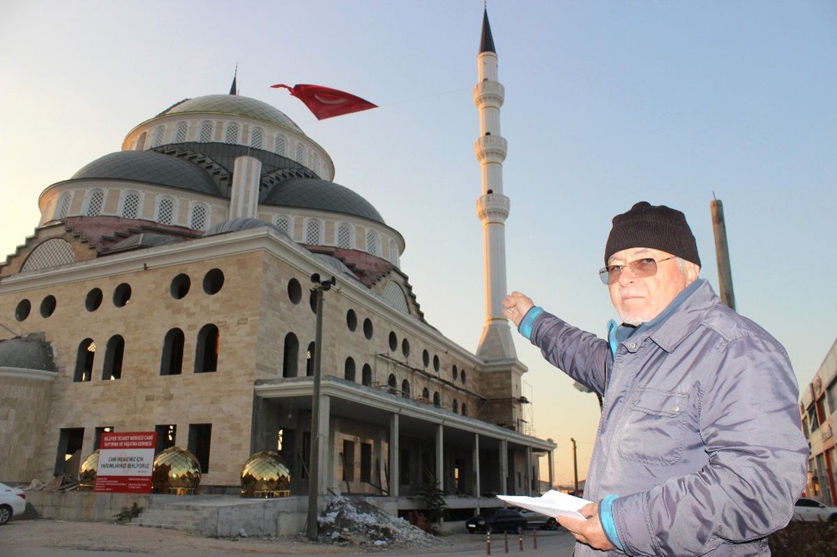 Satılık Cami\'nin Tabelası İndi