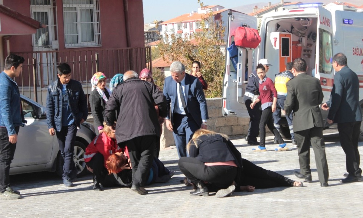 Şehit Haberi Verilen Kız Kardeş: "Bu Haber İçin Kapıyı Açmam"