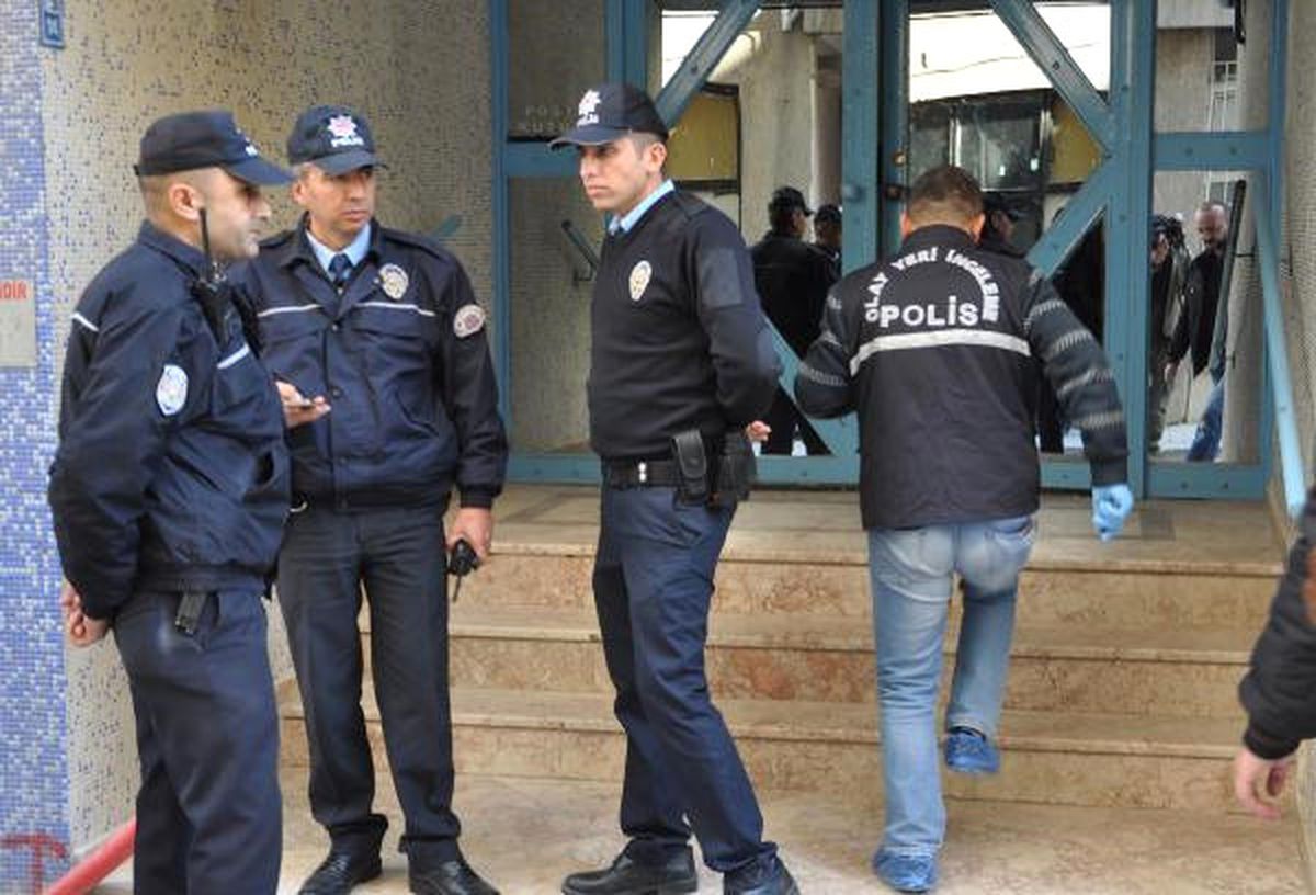 Sevgilisini, Engelli Kızının Gözü Önünde 7 Bıçak Darbesiyle Öldürdü