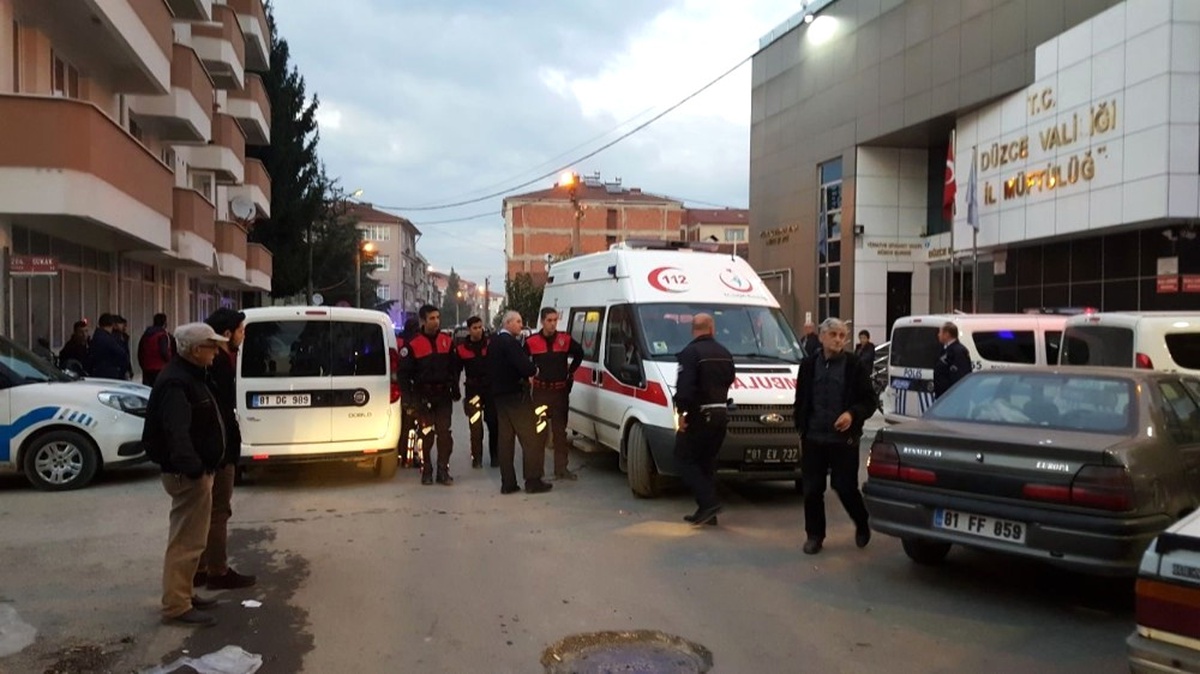 Tartıştığı Adamı Omuzundan Bıçaklayıp Kaçtı