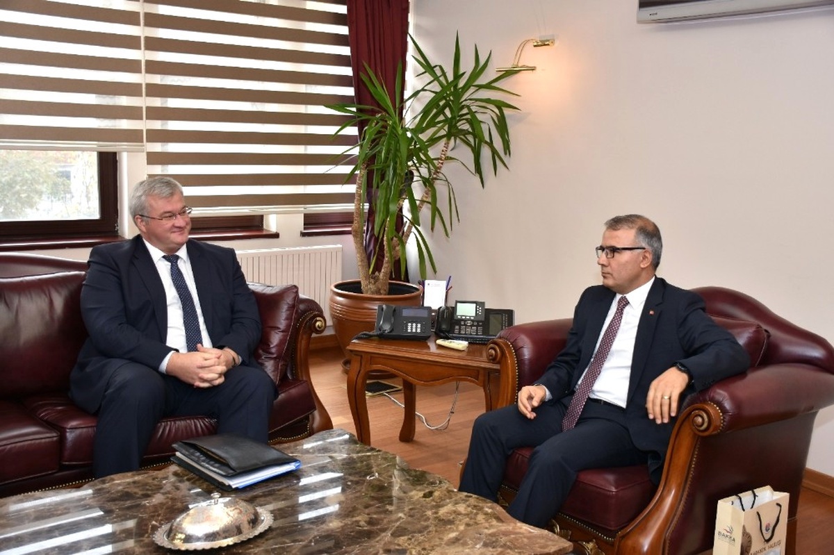 Ukrayna Büyükelçisi Sybıha\'dan, Vali Vekili Yenidoğan\'a Ziyaret