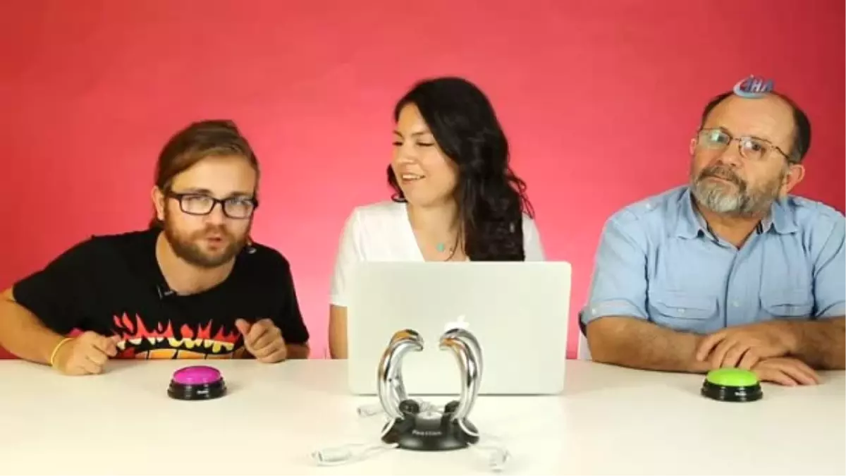 Ünlü Oyuncu Cem Korkmaz Evinde İntihar Etti