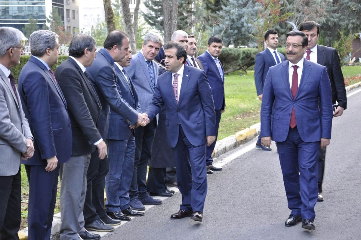 Vali Güzeloğlu\'ndan Başkan Atilla\'ya Ziyaret