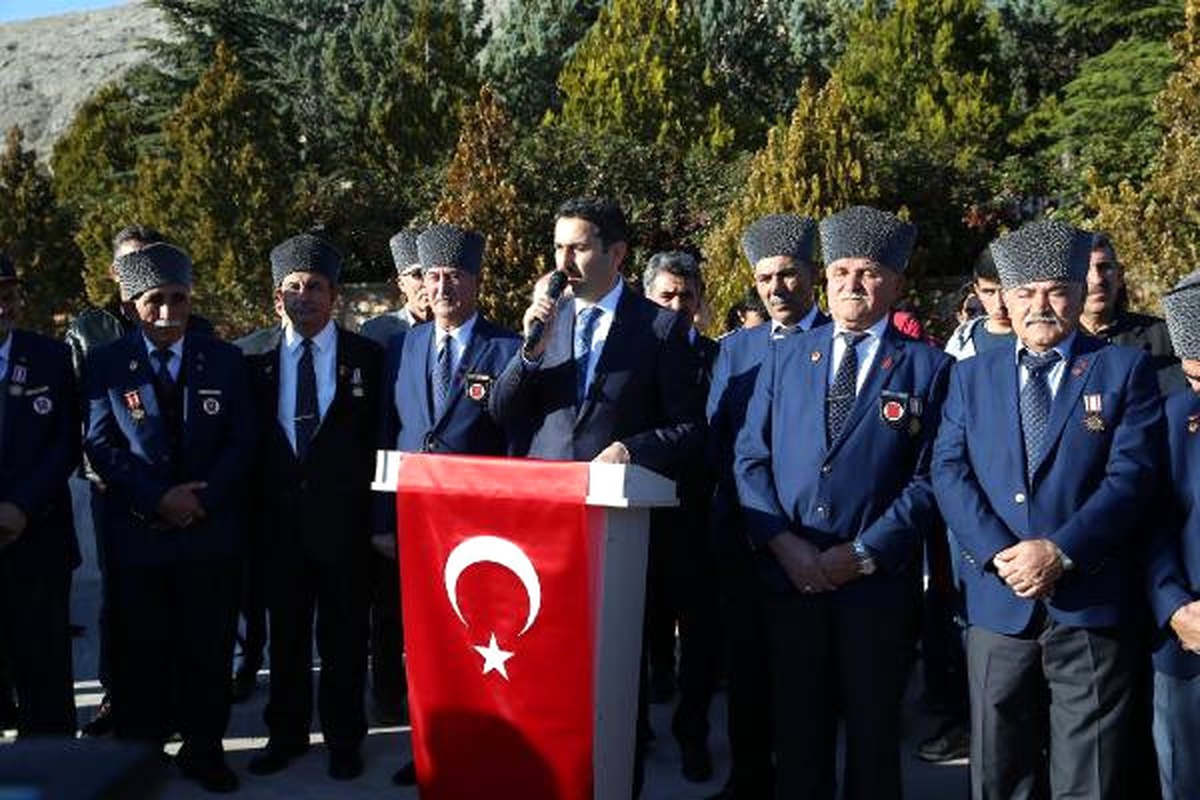 43 Yıl Önce Gazi Oldukları Topraklara Uğulandılar