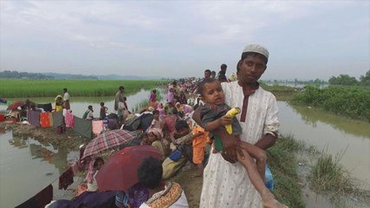 AB İnsani Yardım Komiseri Arakan\'daki Durumu Etnik Temizlik Olarak Nitelendirdi