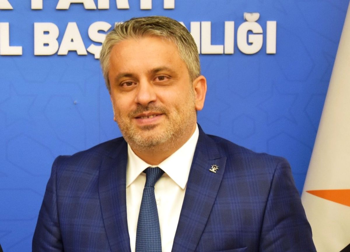 AK Parti Bursa\'da 17 İlçe Başkanından 10\'u Yeni Dönemde Aday Olmayacak