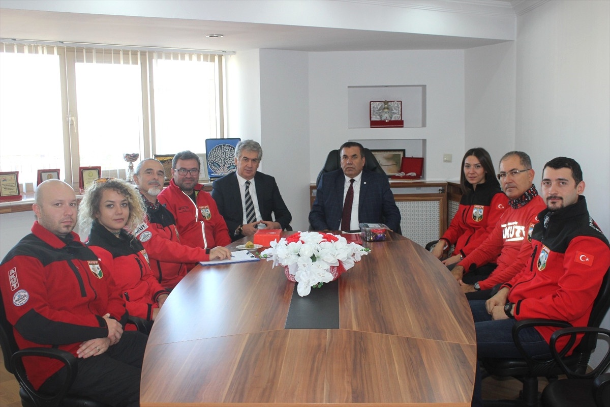 Akut\'tan Türk Kızılayı\'na Ziyaret