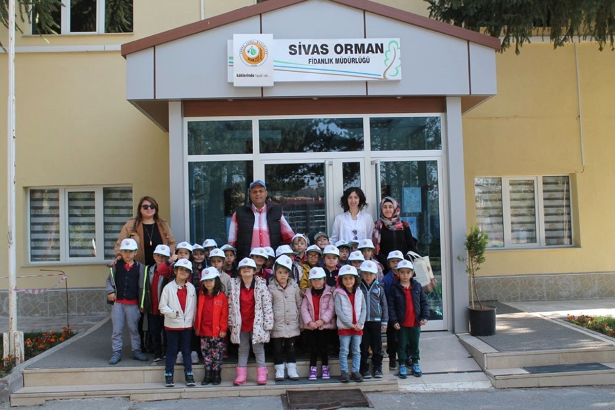 Anasınıfı Öğrencilerinden Sivas Orman Fidanlık Müdürlüğü\'ne Ziyaret