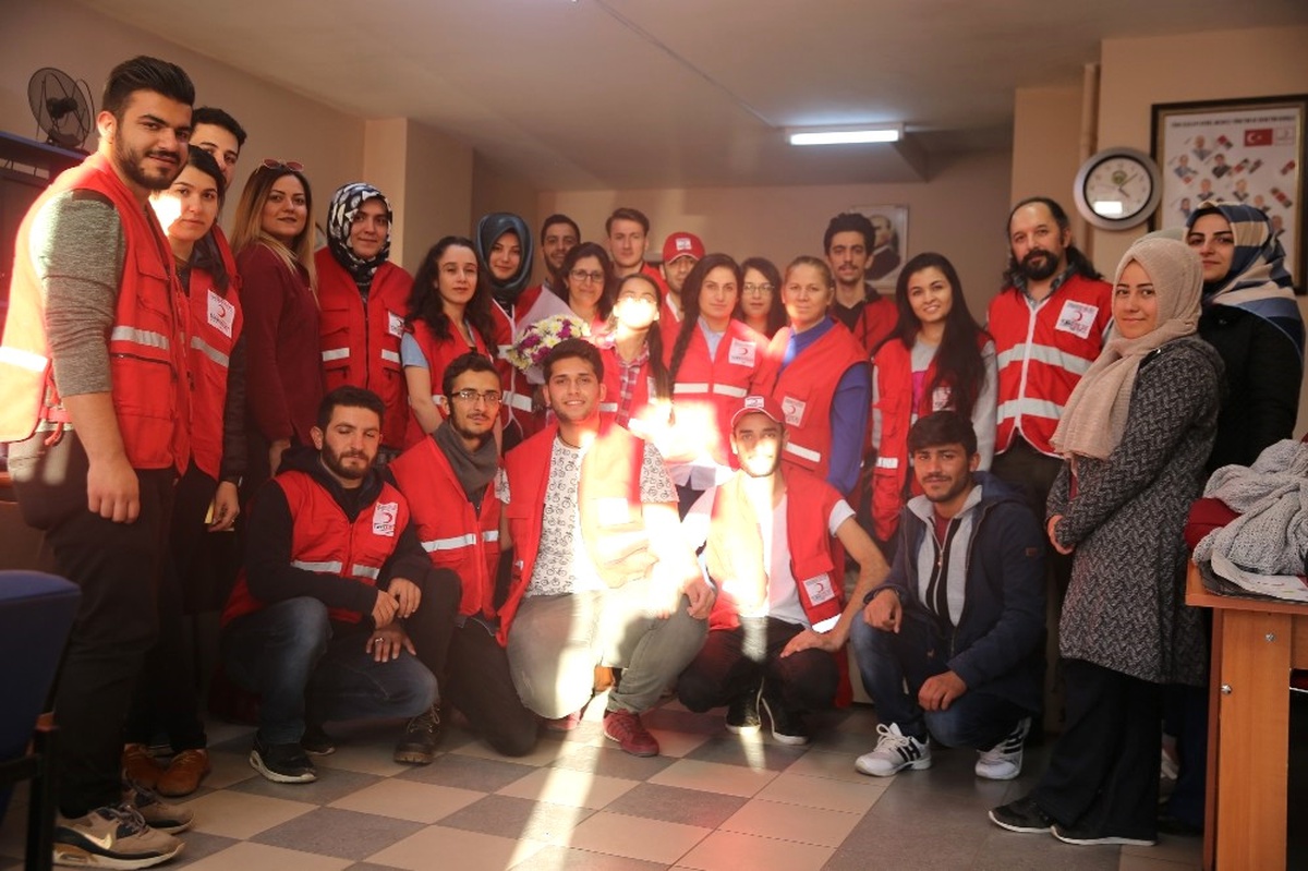 Aü Öğrenci Kulüp Temsilcilerinden Kızılay\'a Ziyaret