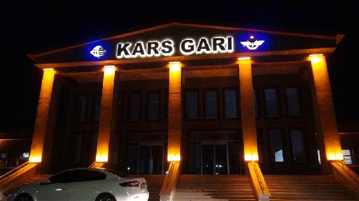 Bakü-Tiflis-Kars Demiryolu\'nda İlk Tren, Kars\'a Geldi