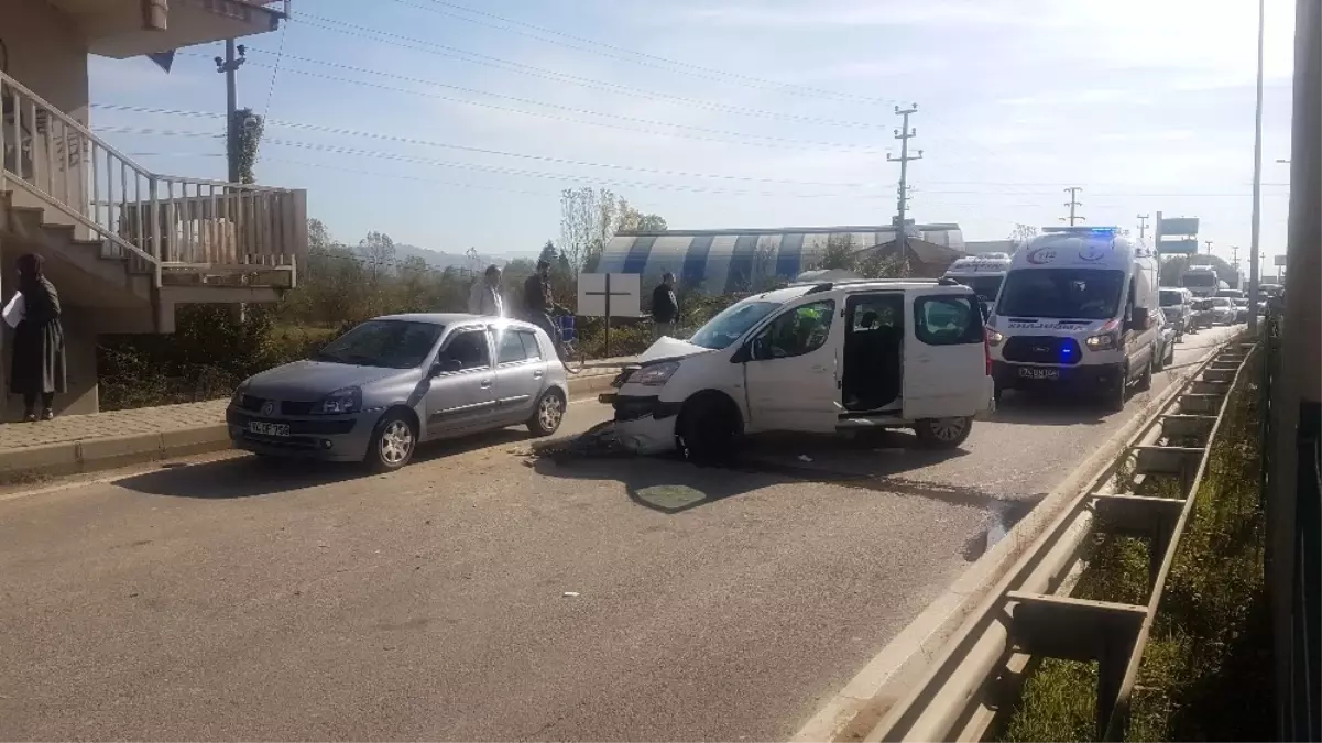 Bartın\'da Trafik Kazası: 1 Yaralı