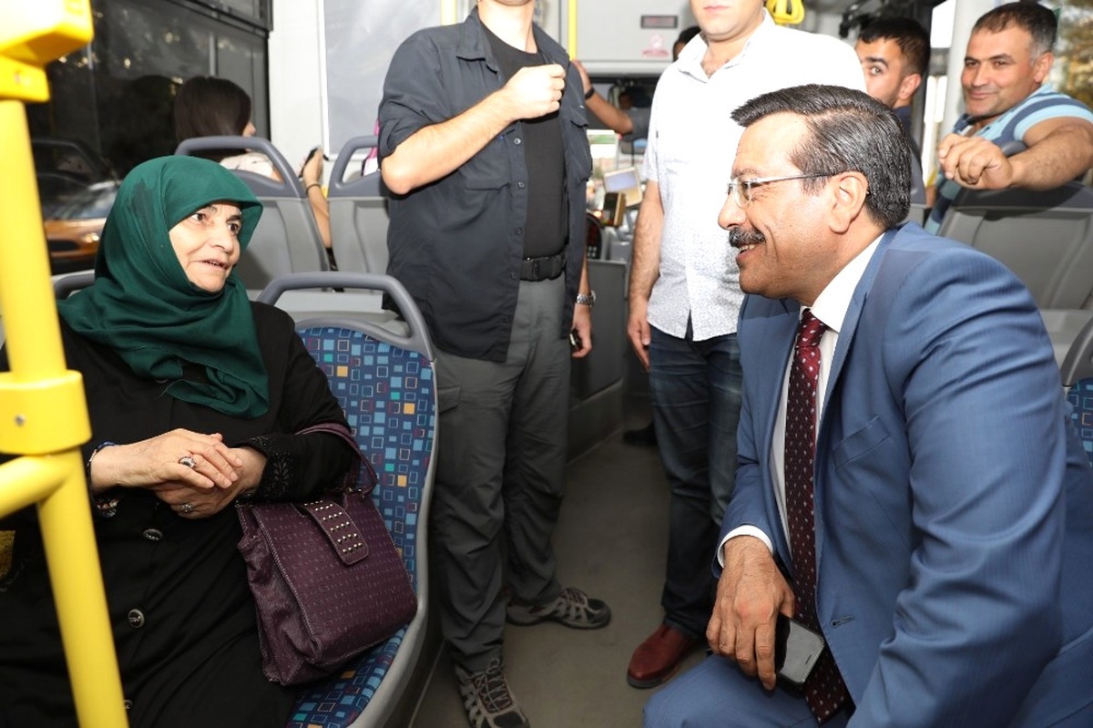 Belediye Çalışıyor, Vatandaşın Yüzü Gülüyor