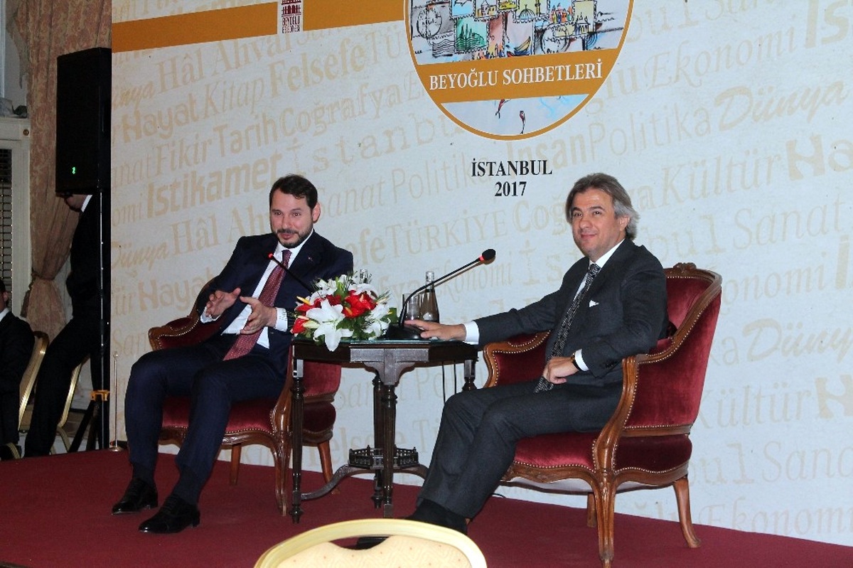 Beyoğlu Sohbetleri\'nin Konuğu Bakan Albayrak Oldu