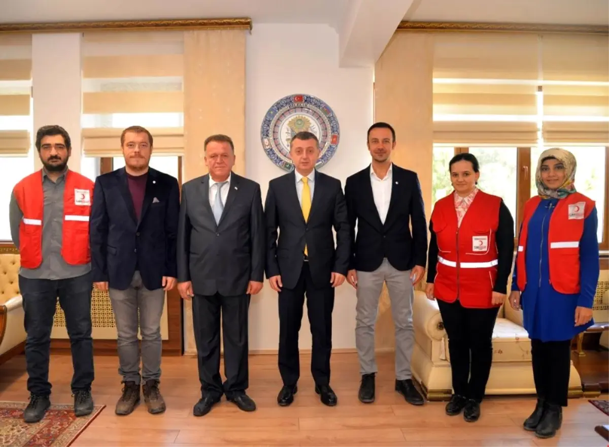 Bilecik Valisi Tahir Büyükakın, Kan Bağışının Önemini Hatırlattı