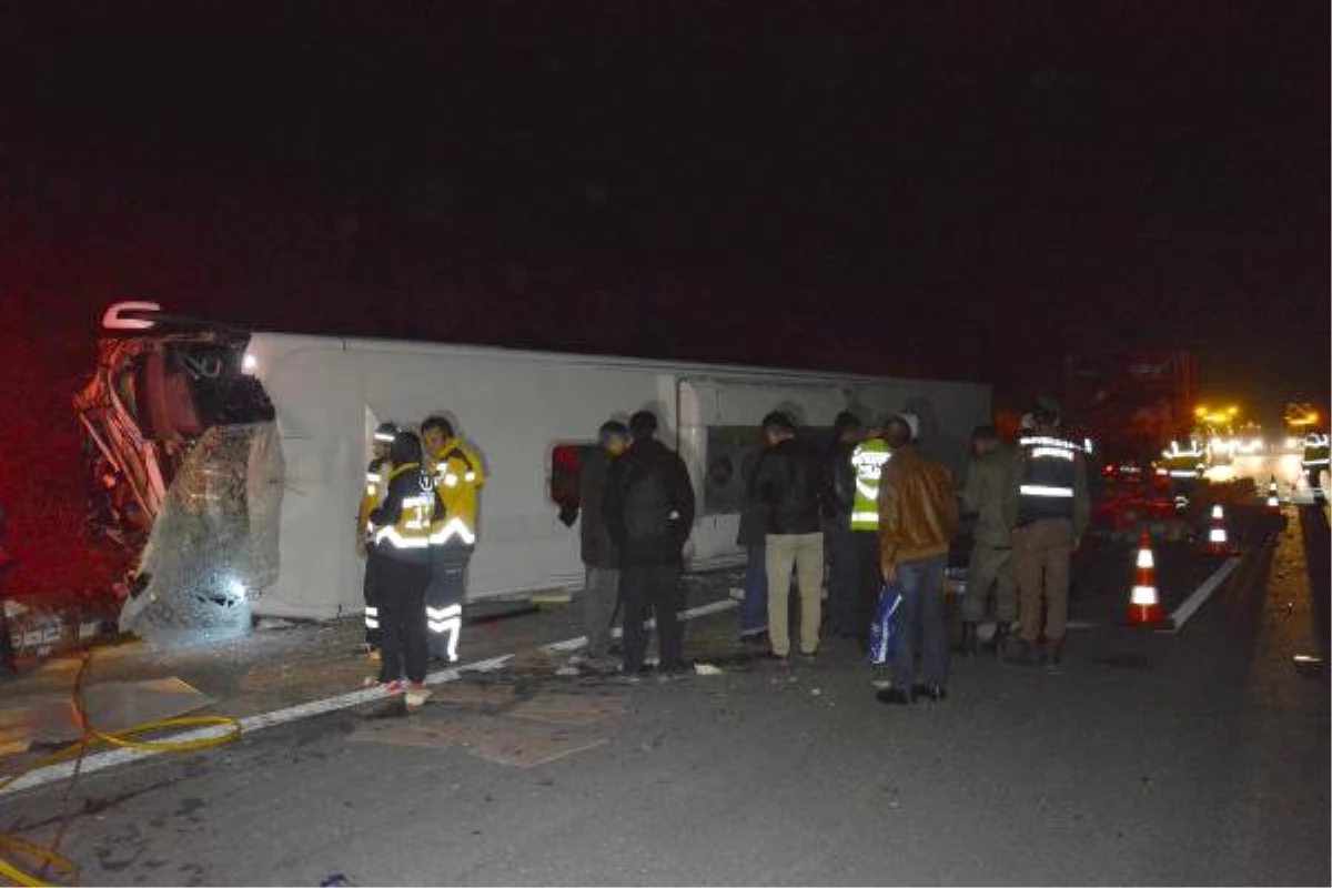 Bursa\'da Yolcu Otobüsü ile Kamyon Çarpıştı: 1 Ölü, 17 Yaralı