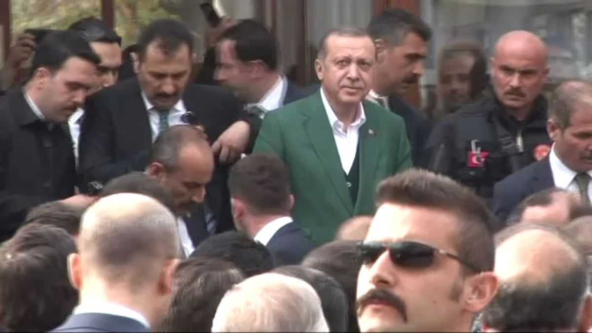 Cumhurbaşkanı Erdoğan Cuma Namazını Manisa\'da Kıldı