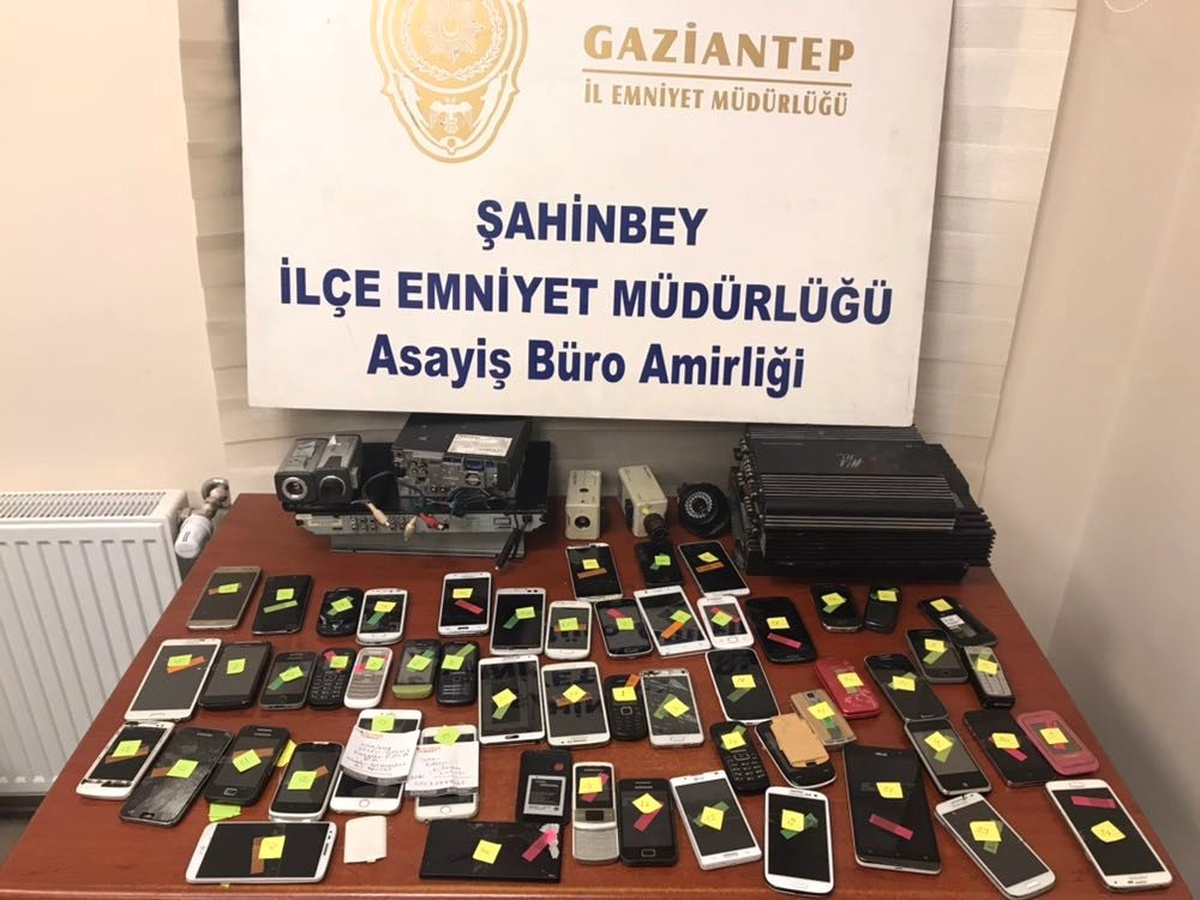 Gaziantep\'te Eş Zamanlı Uyuşturucu Operasyonu: 4 Gözaltı