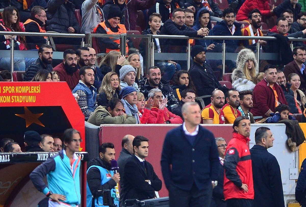 Gençlerbirliği Maçında Muslera\'ya Aile Desteği