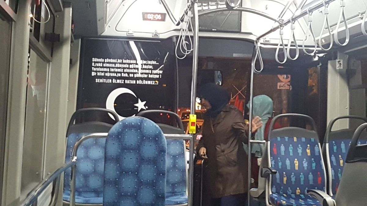 Isparta\'da Halk Otobüsünde Şehitler İçin Anlamlı Dizeler