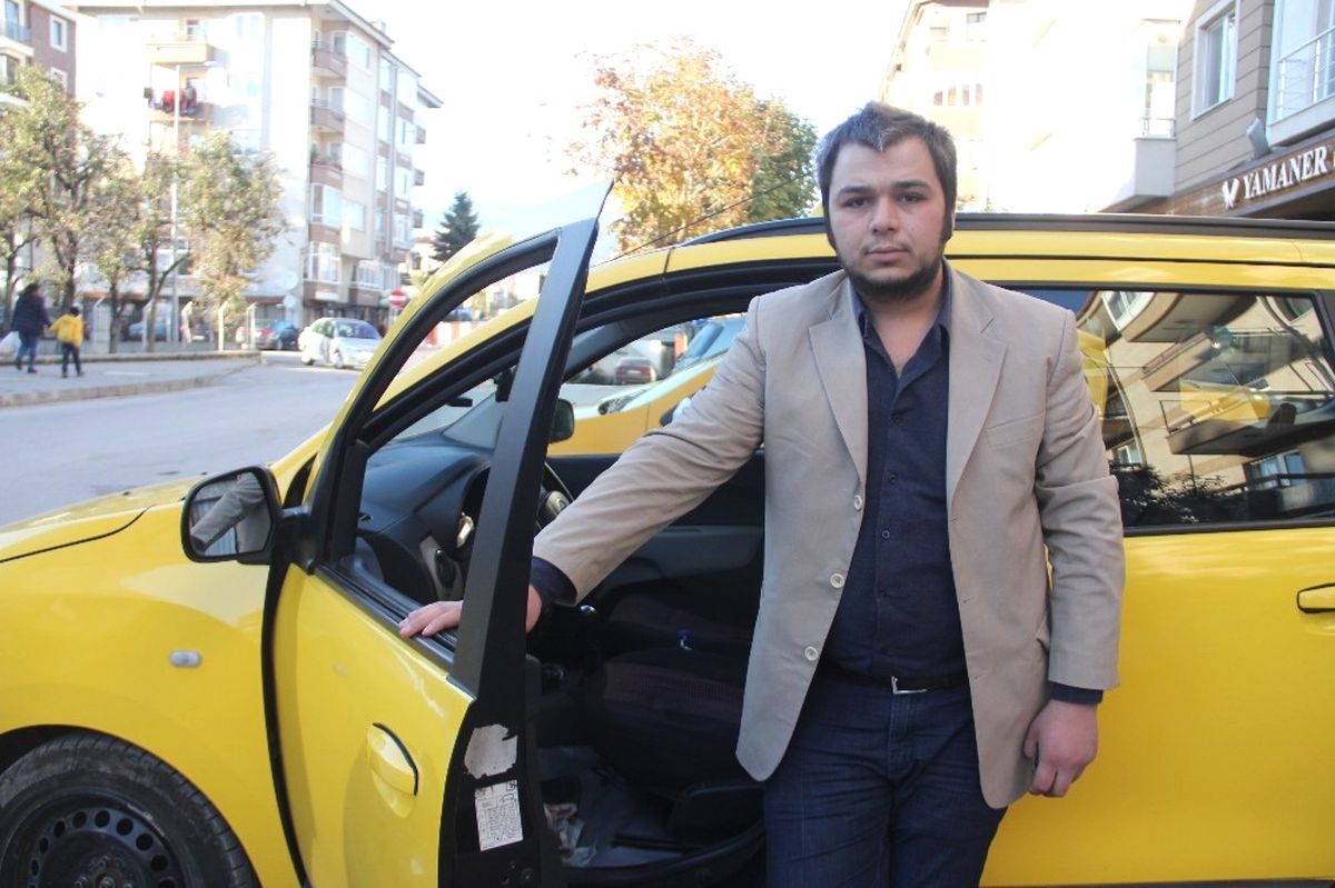 İstanbul\'a Götürdüğü Yolcusu Tarafından Taksisi Çalındı