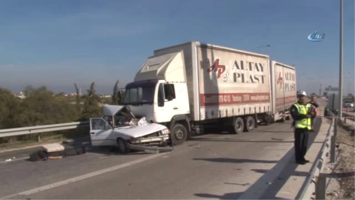 İzmir\'de Trafik Kazası: 1 Ölü