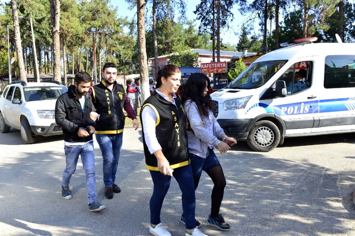 Karı-koca Hırsızlık Yaparken Yakalandı