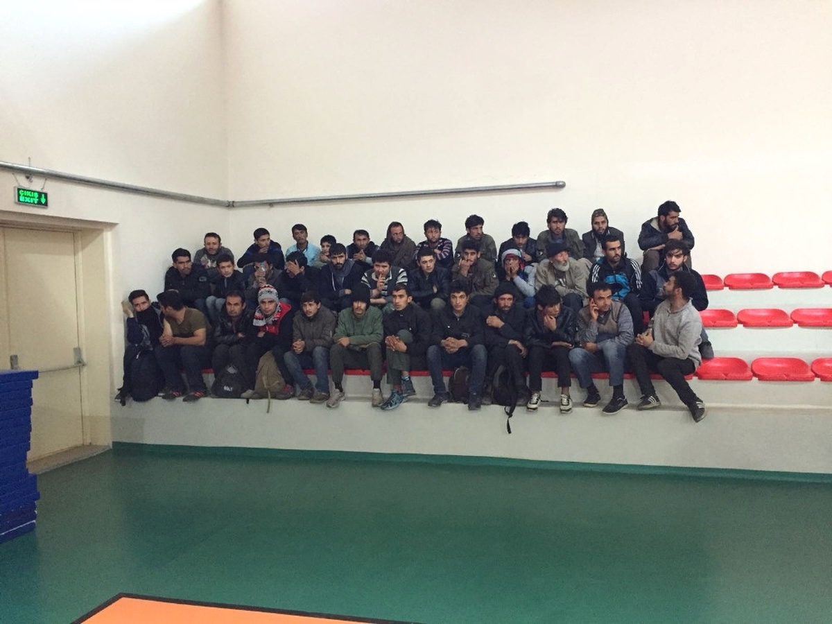 Kaza Yapan Otobüsten 127 Kaçak Göçmen Çıktı