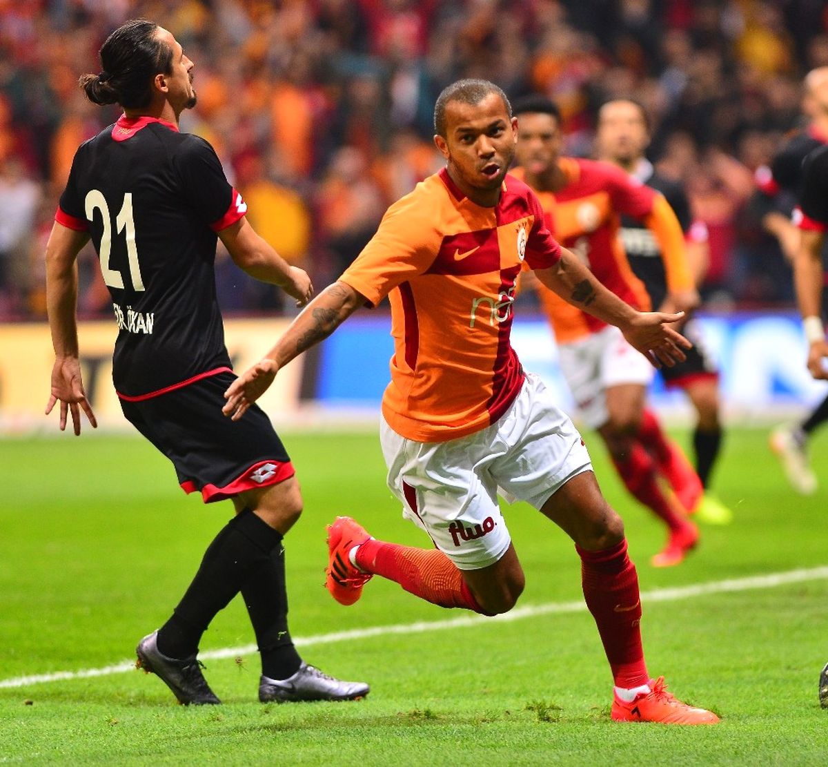 Galatasaraylı Mariano, Yeni Takımıyla İlk Golünü Attı