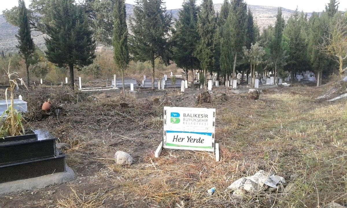 Mezarlıklar Balıkesir\'e Yakışır Hale Geliyor