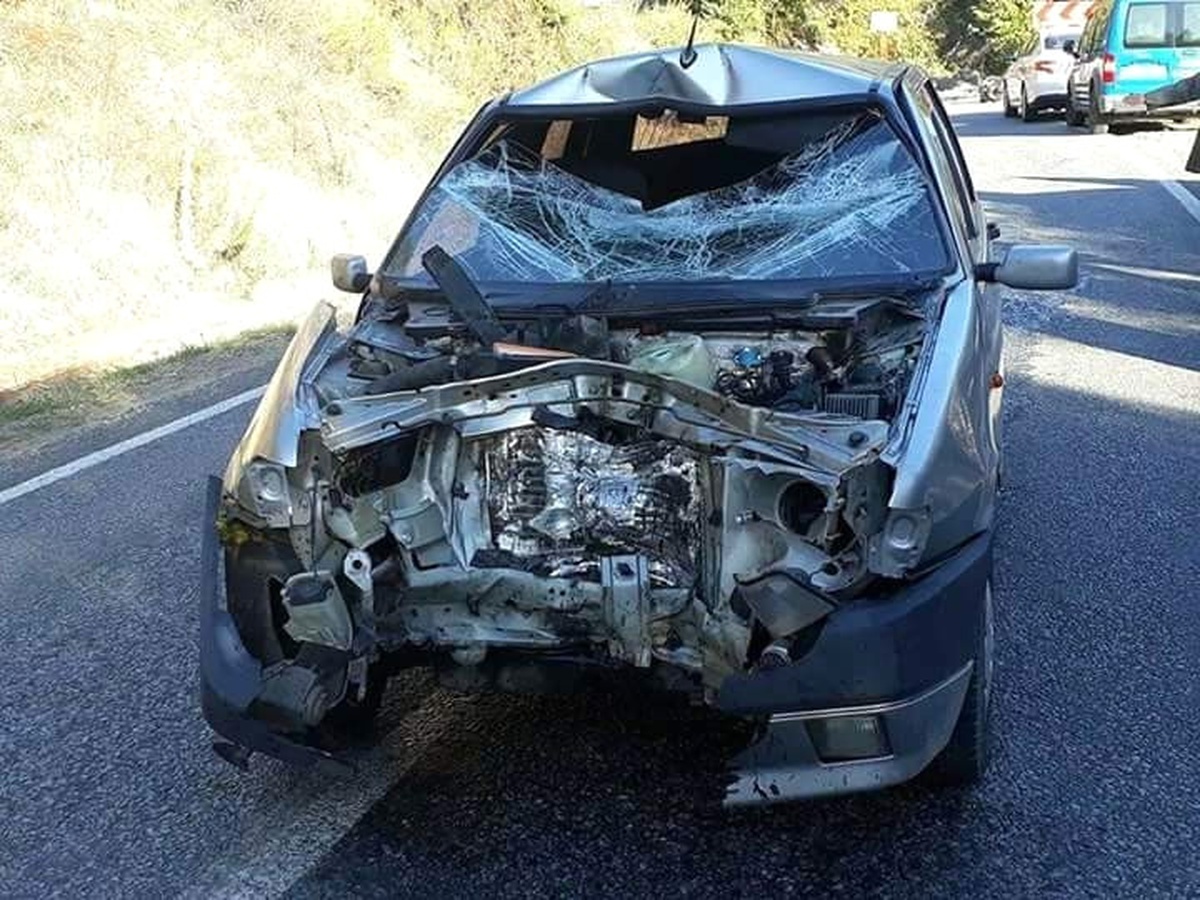 Motosikleti ile Otomobile Çarpan Çocuk Sürücü Kurtarılamadı
