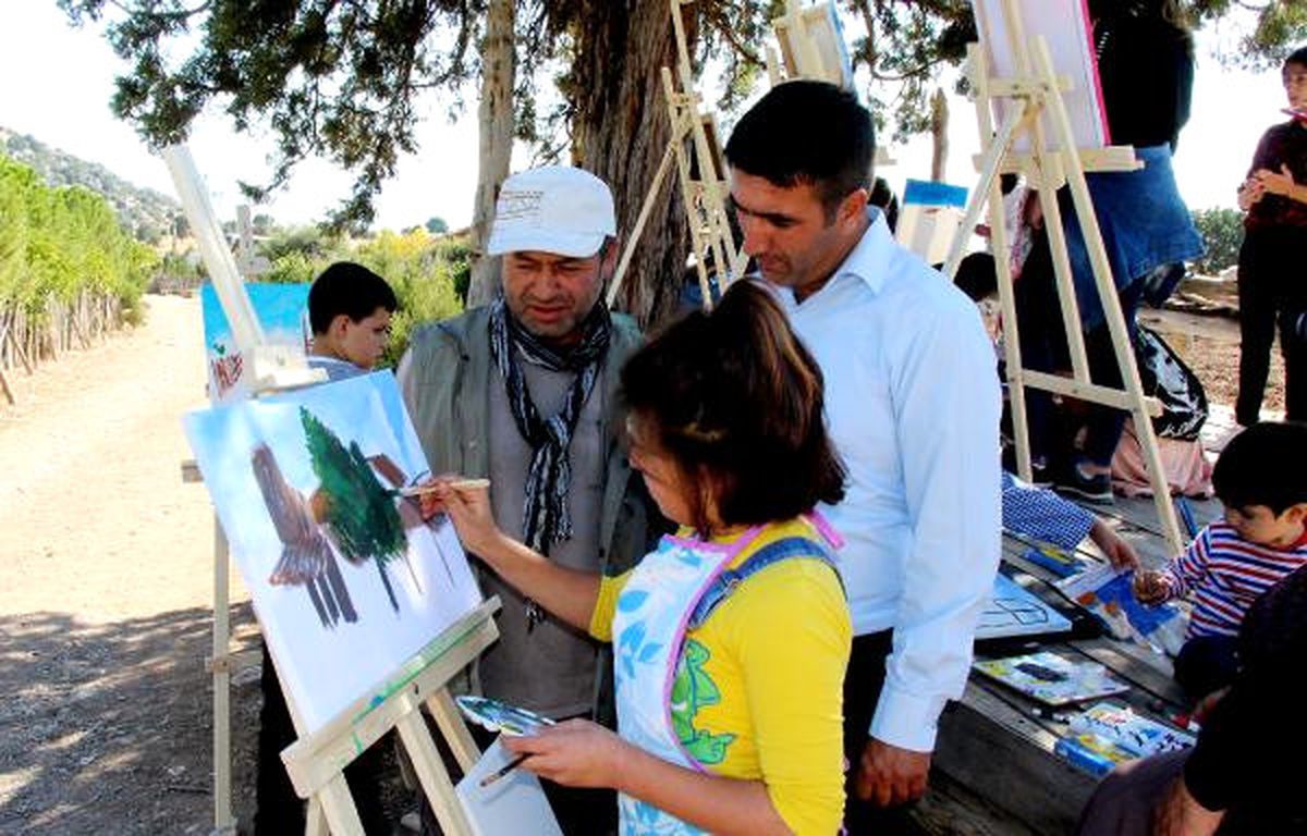Öğrenciler, Burdur Gölü ve Ardıç Ağaçları İçin Resim Yaptı