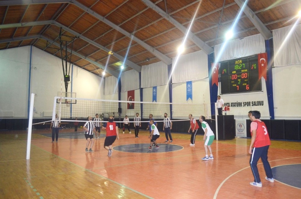 Öğretmenler Günü Anısına Voleybol Turnuvası