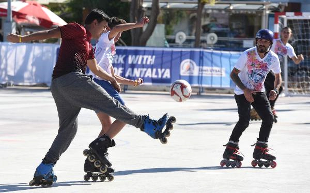 Türkiye\'nin İlk Futins Şampiyonası Antalya\'da Başladı